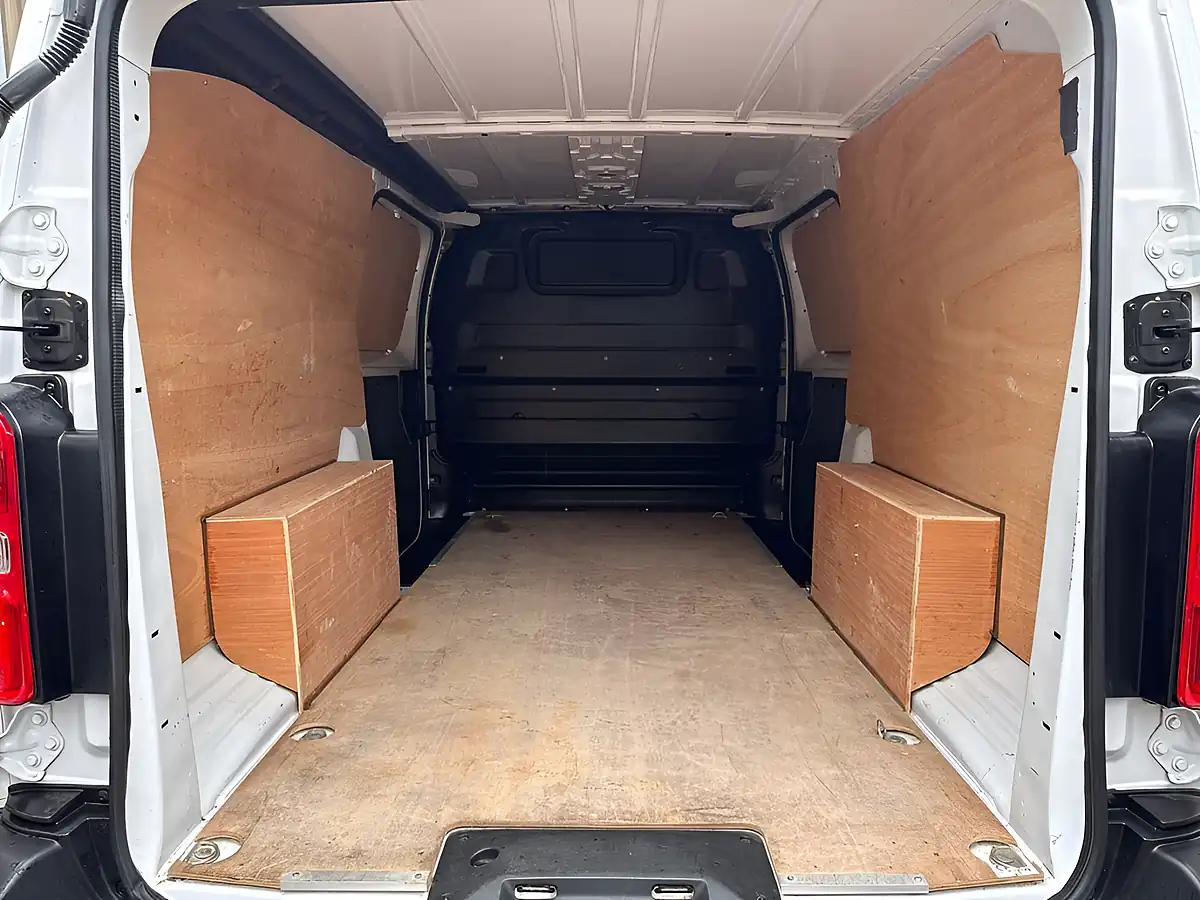 Used 2023 Vauxhall Vivaro 3100 Prime Kaolin White - Interior and Exterior details 16