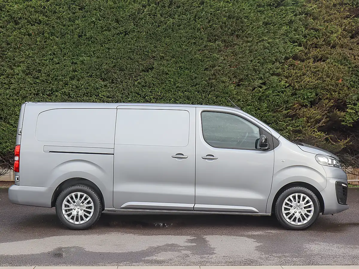 Used 2023 Vauxhall Vivaro 3100 Pro L2 Long Panel Grey - Interior and Exterior details 5