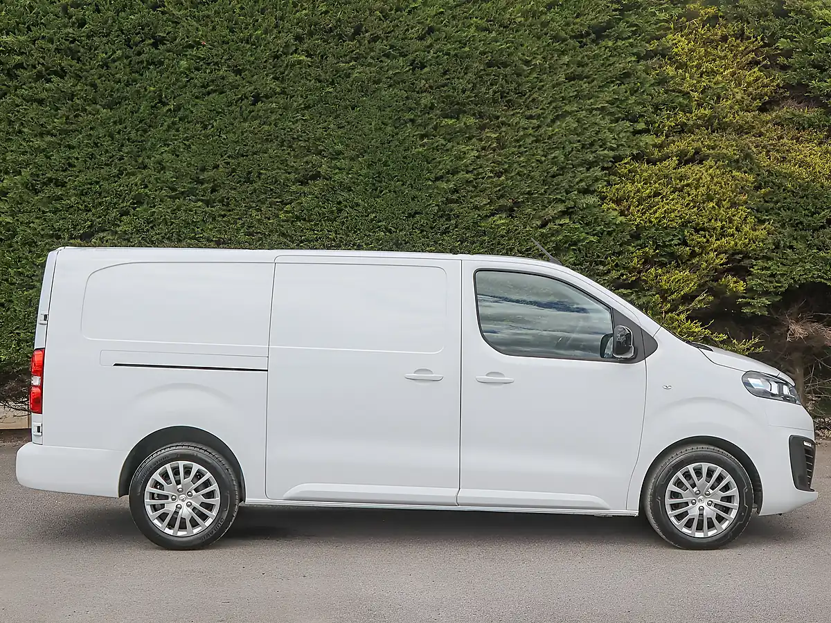Used 2023 Vauxhall Vivaro 3100 Pro White - Interior and Exterior details 5