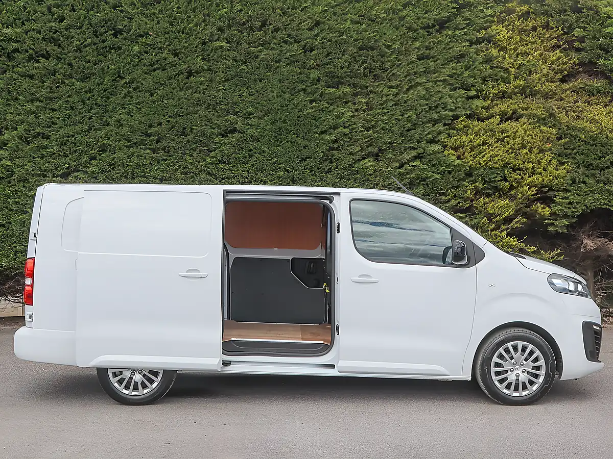 Used 2023 Vauxhall Vivaro 3100 Pro White - Interior and Exterior details 6