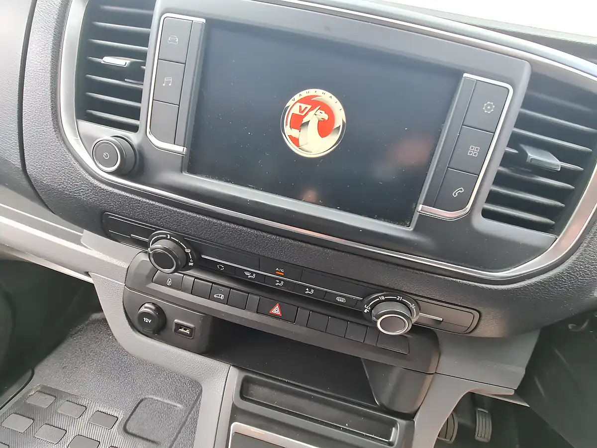 Used 2023 Vauxhall Vivaro Dynamic White - Interior and Exterior details 13