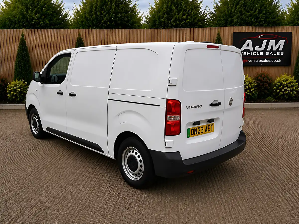Used 2023 Vauxhall Vivaro Dynamic White - Interior and Exterior details 6