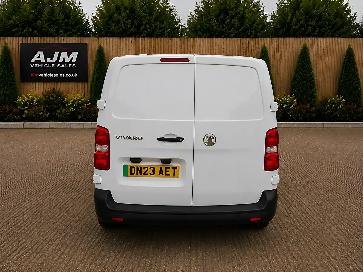 Used 2023 Vauxhall Vivaro Dynamic White - Interior and Exterior details 7