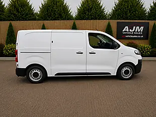 Used 2023 Vauxhall Vivaro Dynamic White - Interior and Exterior details 9