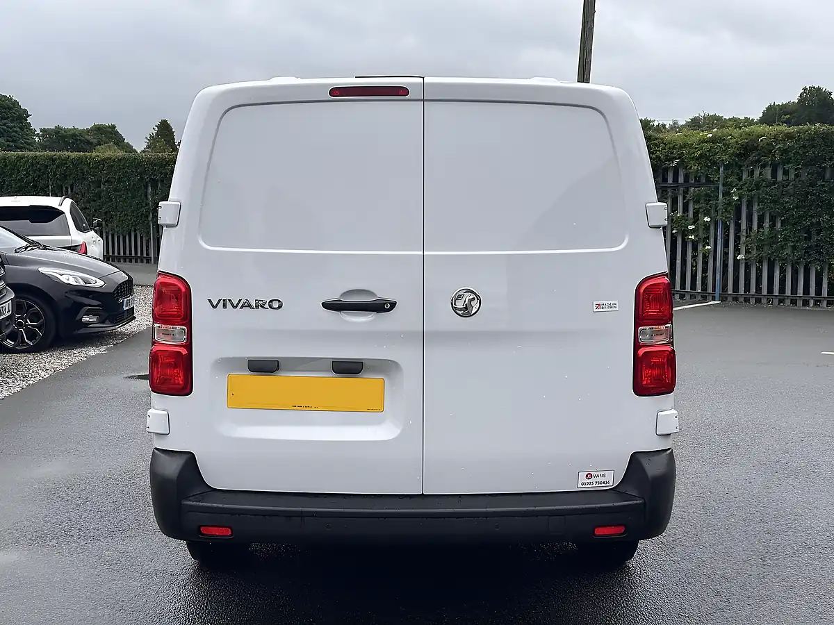 Used 2023 Vauxhall Vivaro Dynamic White - Interior and Exterior details 13