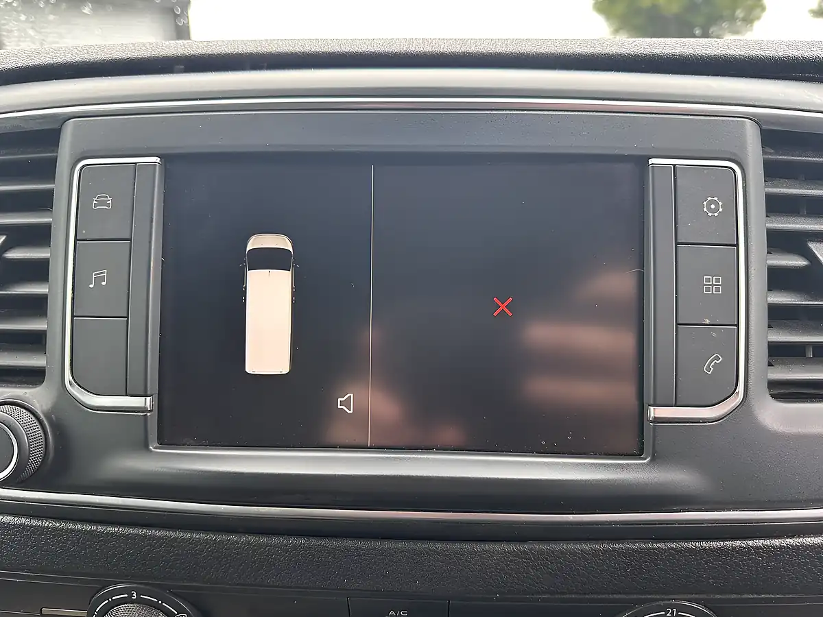 Used 2023 Vauxhall Vivaro Dynamic White - Interior and Exterior details 15