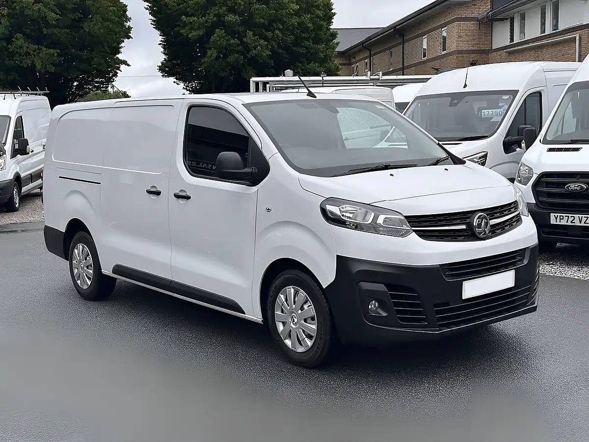 Used 2023 Vauxhall Vivaro Dynamic White - Interior and Exterior details 6