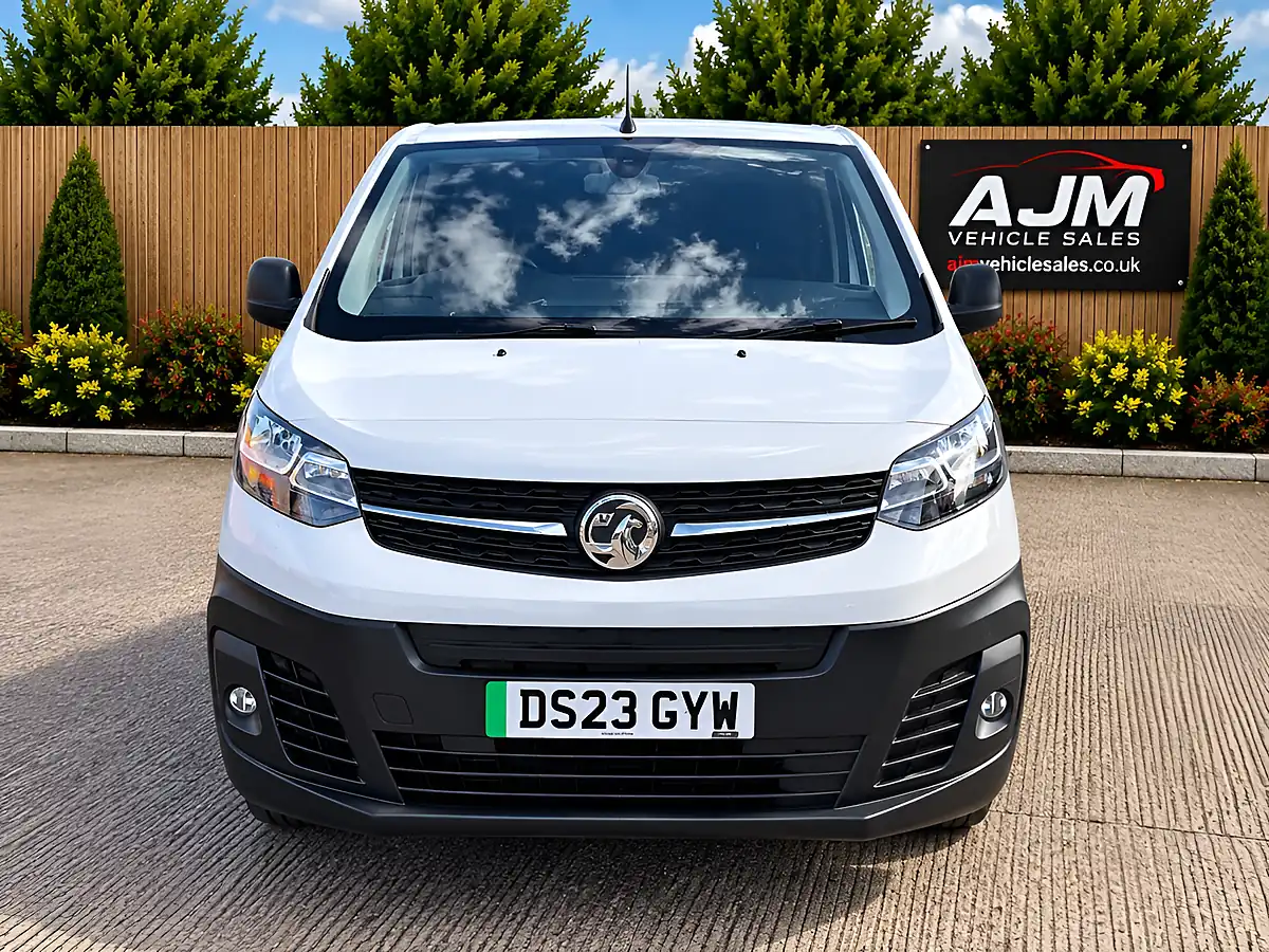 Used 2023 Vauxhall Vivaro Dynamic White - Interior and Exterior details 3