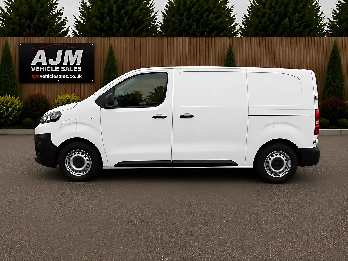 Used 2023 Vauxhall Vivaro Dynamic White - Interior and Exterior details 5