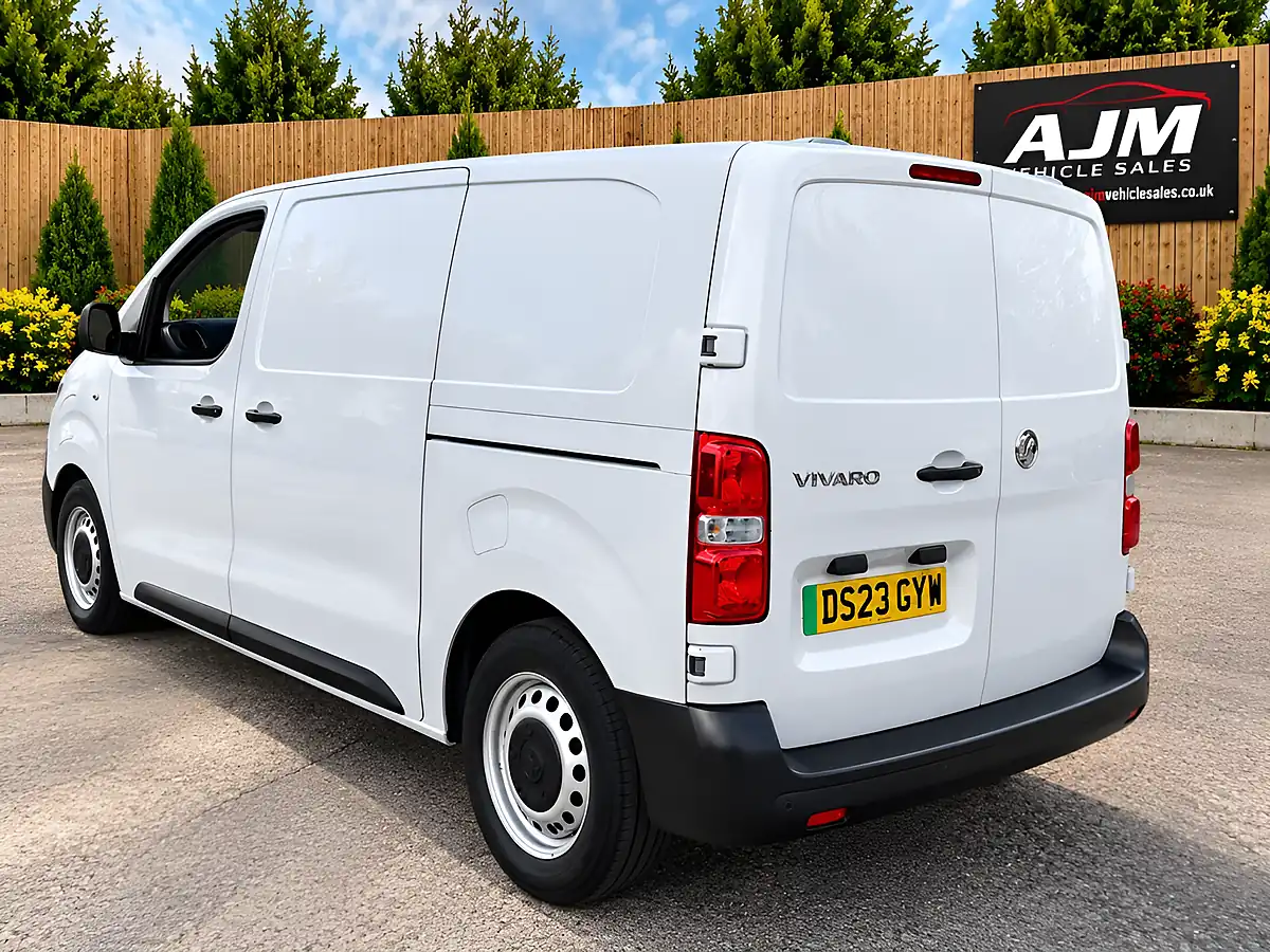 Used 2023 Vauxhall Vivaro Dynamic White - Interior and Exterior details 6