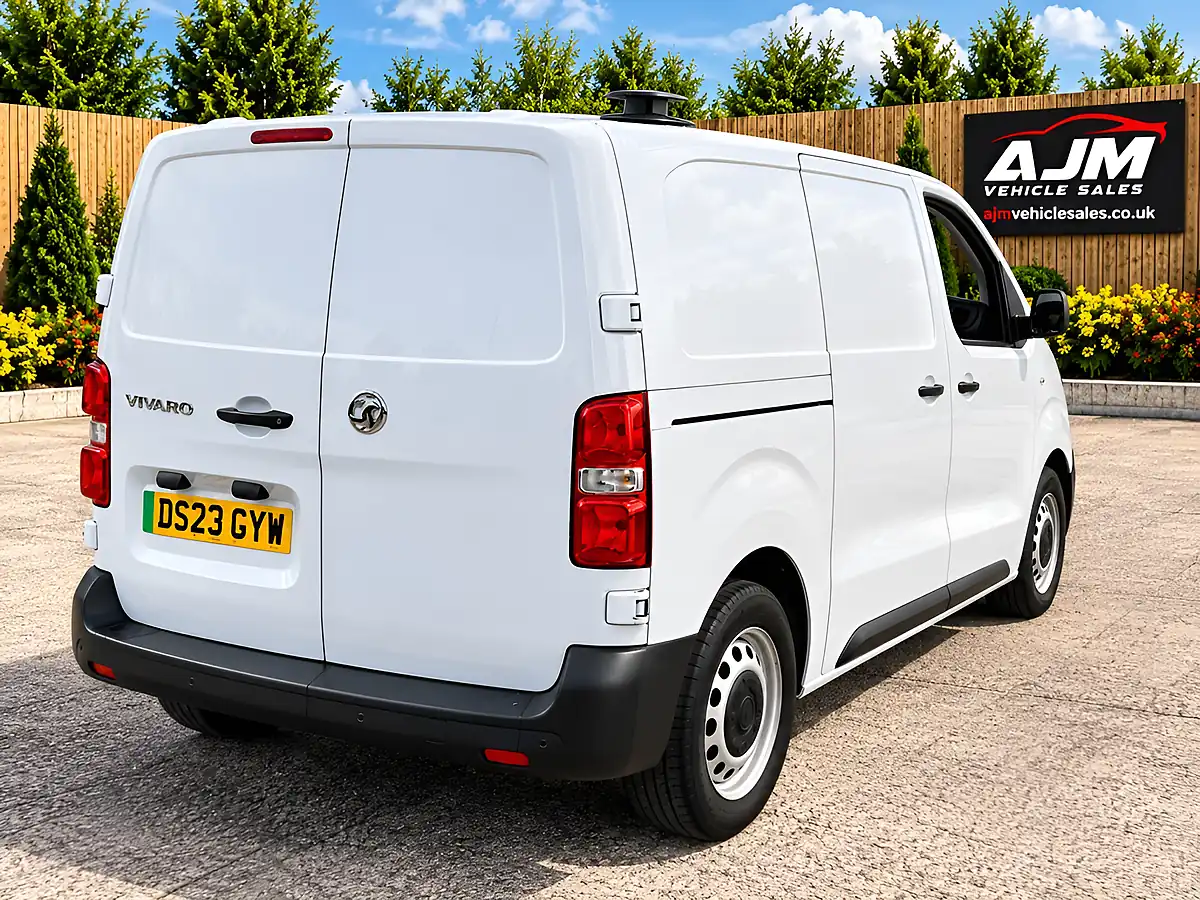 Used 2023 Vauxhall Vivaro Dynamic White - Interior and Exterior details 8