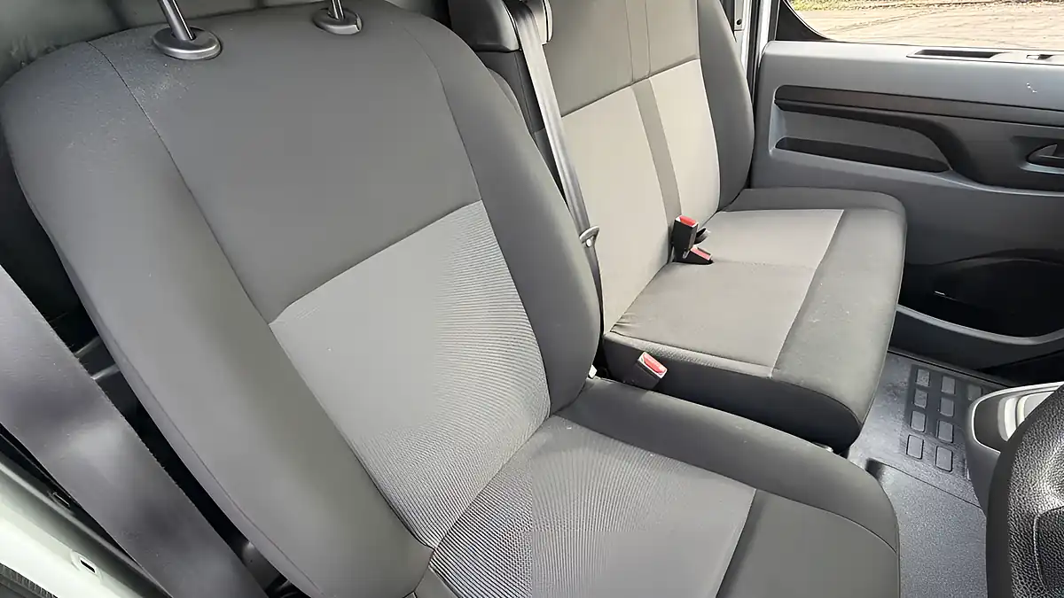 Used 2023 Vauxhall Vivaro Dynamic White - Interior and Exterior details 12