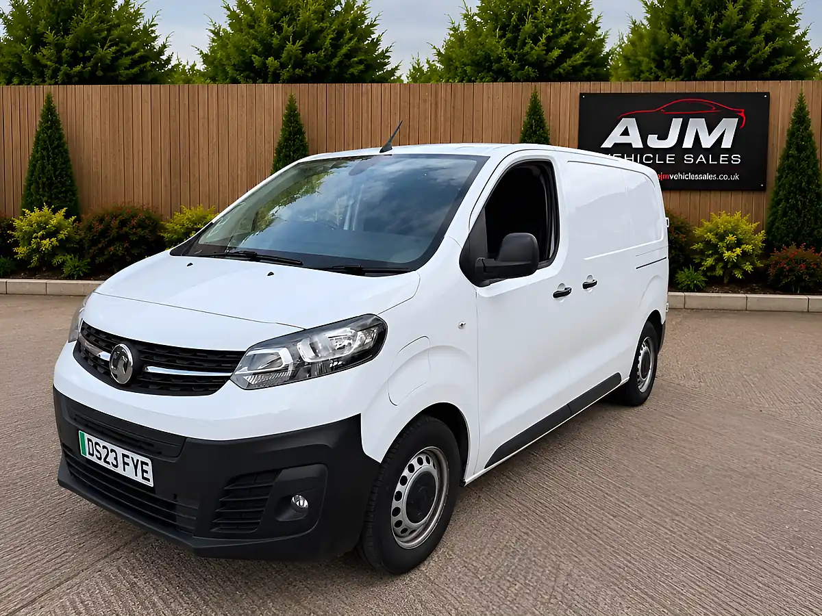 Used 2023 Vauxhall Vivaro Dynamic White - Interior and Exterior details 4