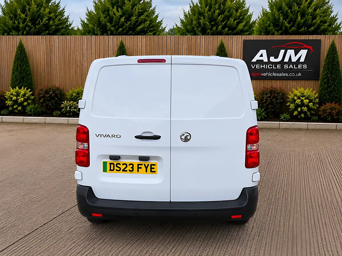 Used 2023 Vauxhall Vivaro Dynamic White - Interior and Exterior details 7