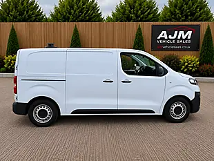 Used 2023 Vauxhall Vivaro Dynamic White - Interior and Exterior details 9