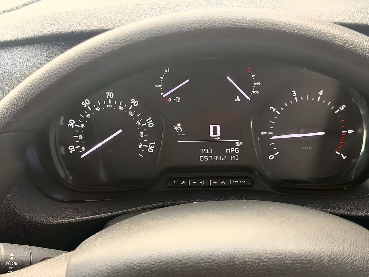 Used 2023 Vauxhall Vivaro Dynamic White - Interior and Exterior details 15