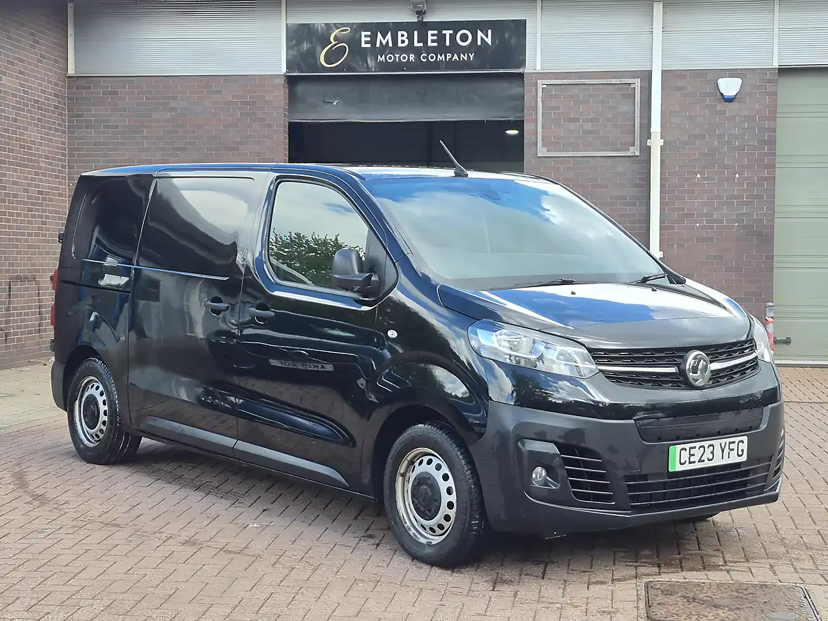 Used 2023 Vauxhall Vivaro Electric Prime Pearl Black - Front View