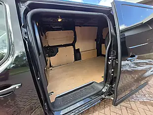 Used 2023 Vauxhall Vivaro Electric Prime Pearl Black - Interior and Exterior details 10