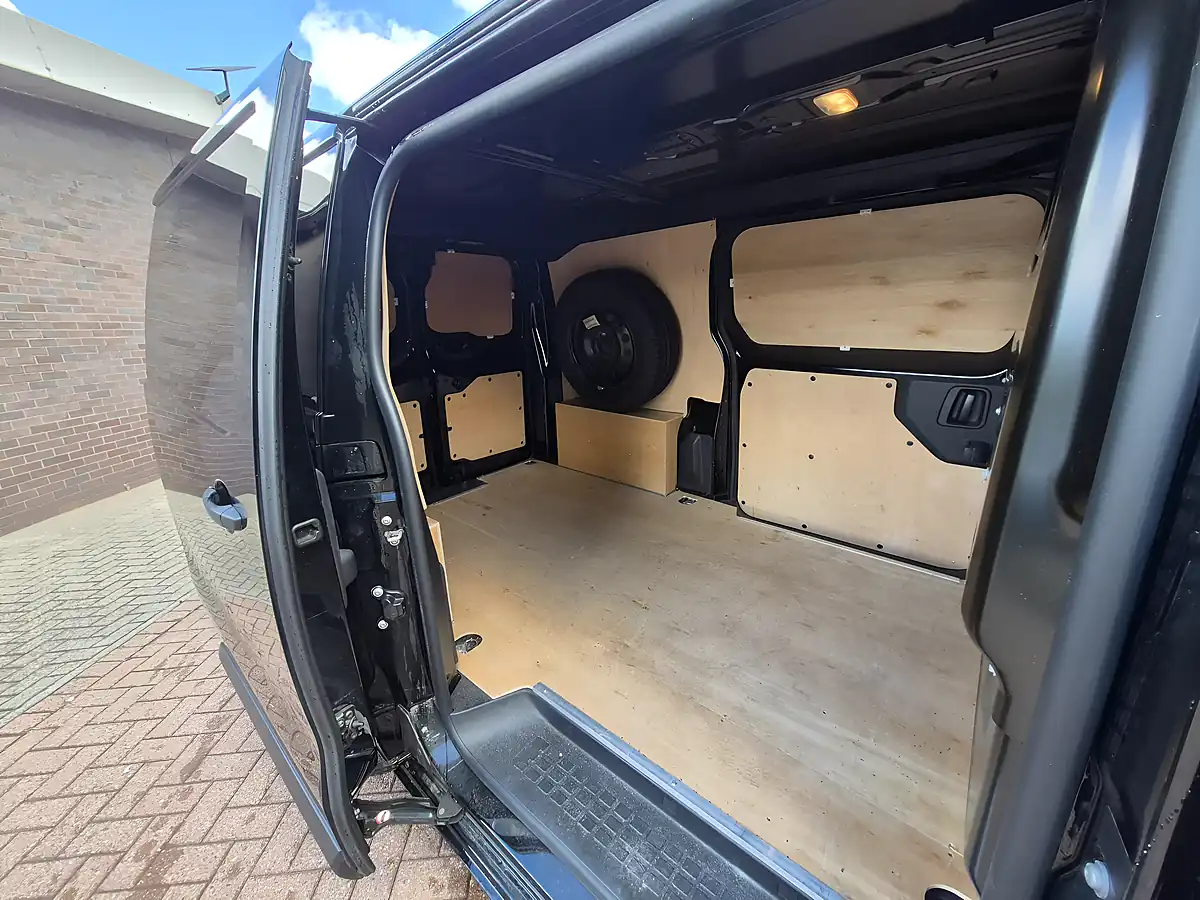 Used 2023 Vauxhall Vivaro Electric Prime Pearl Black - Interior and Exterior details 16