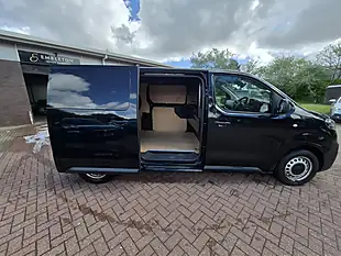 Used 2023 Vauxhall Vivaro Electric Prime Pearl Black - Interior and Exterior details 17