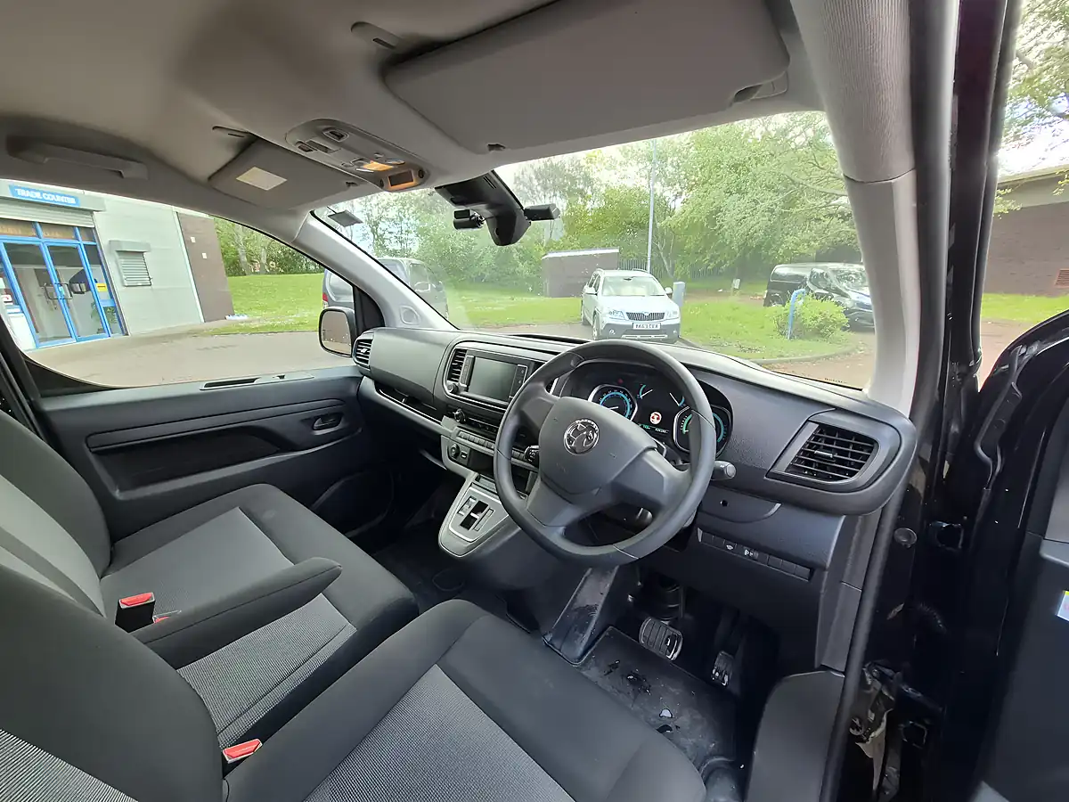 Used 2023 Vauxhall Vivaro Electric Prime Pearl Black - Interior and Exterior details 19
