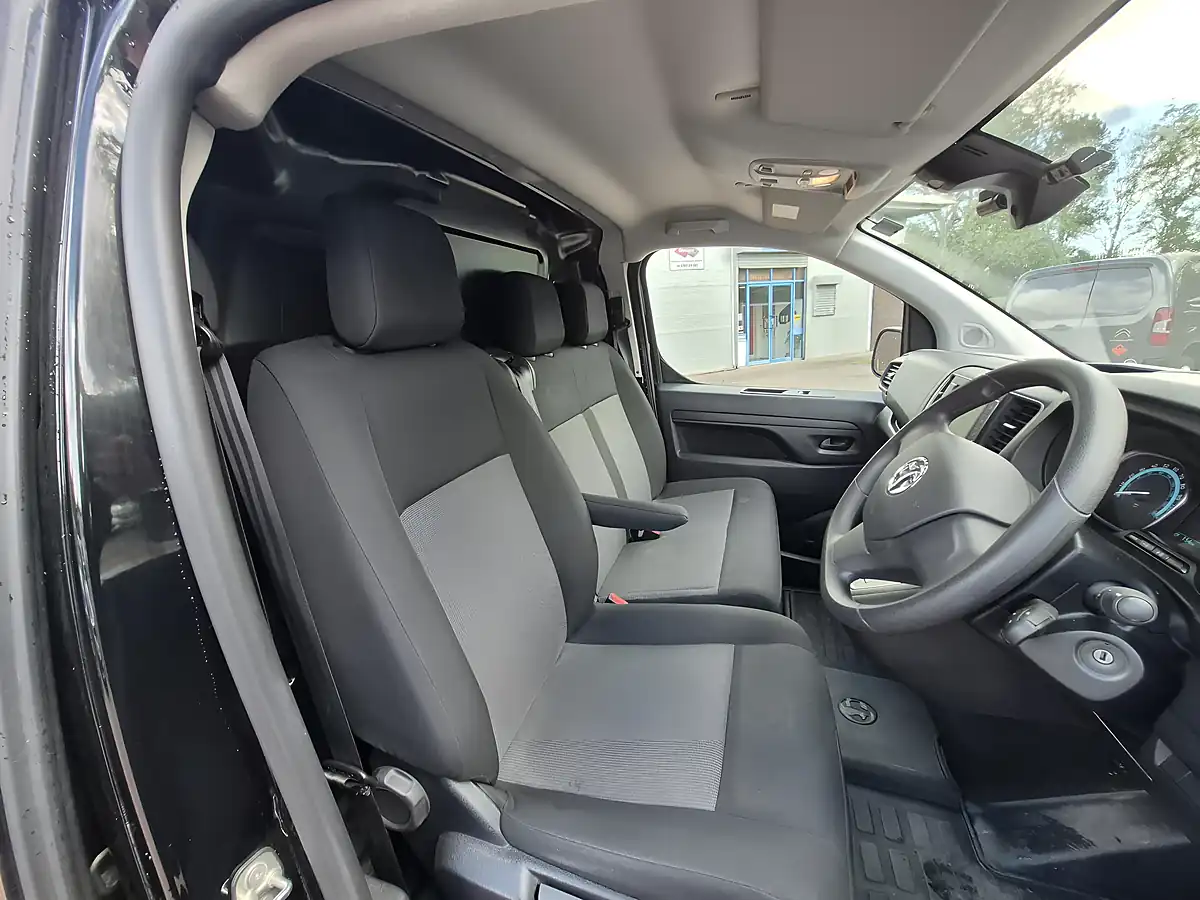 Used 2023 Vauxhall Vivaro Electric Prime Pearl Black - Interior and Exterior details 20