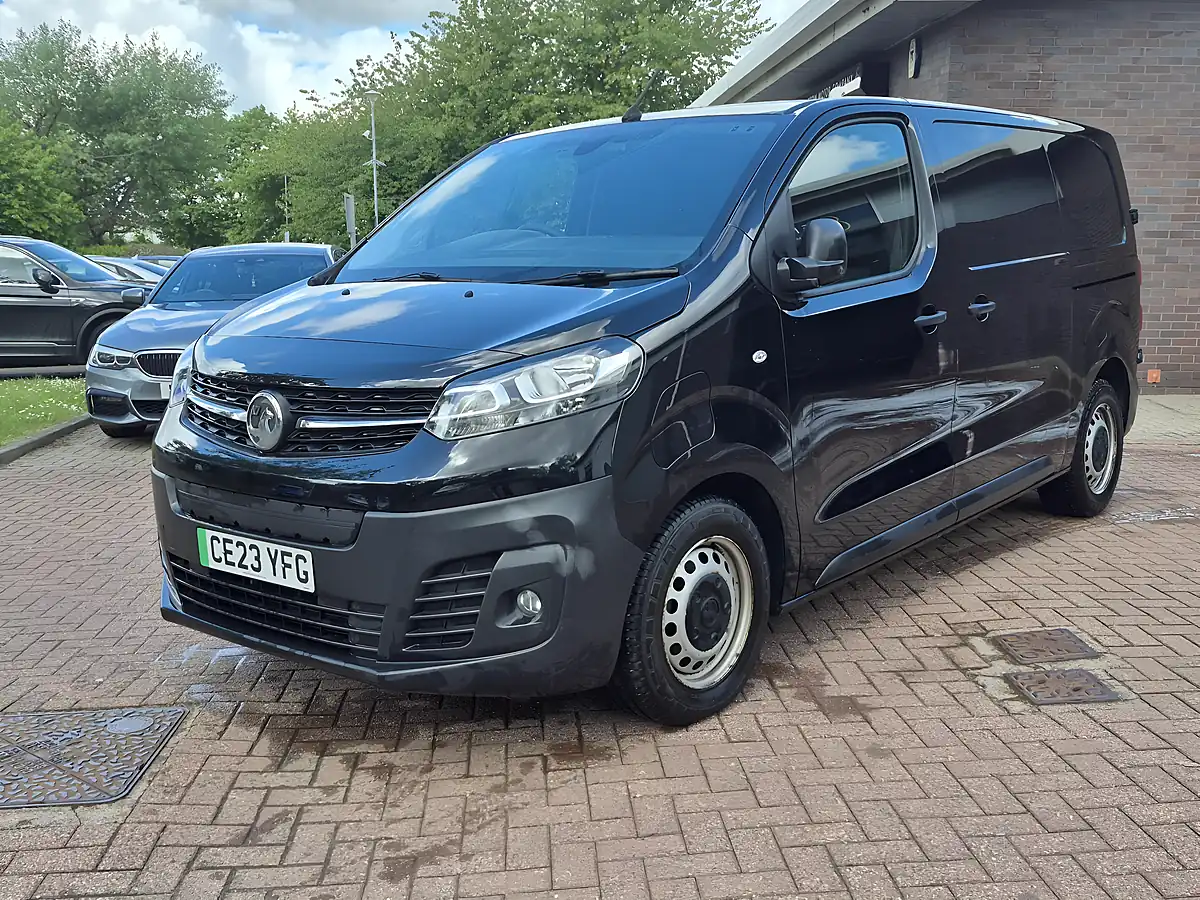 Used 2023 Vauxhall Vivaro Electric Prime Pearl Black - Interior and Exterior details 8