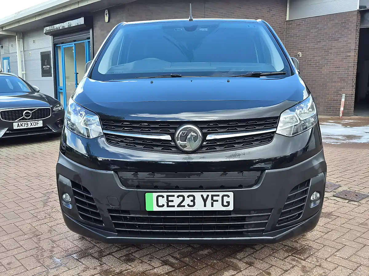 Used 2023 Vauxhall Vivaro Electric Prime Pearl Black - Interior and Exterior details 9