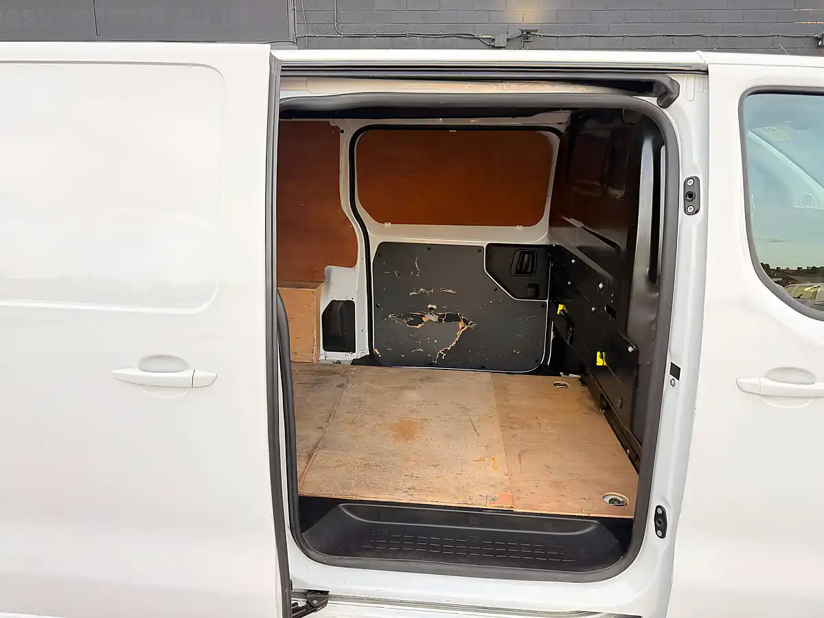 Used 2023 Vauxhall Vivaro F2900 Professional S/S White - Interior and Exterior details 10