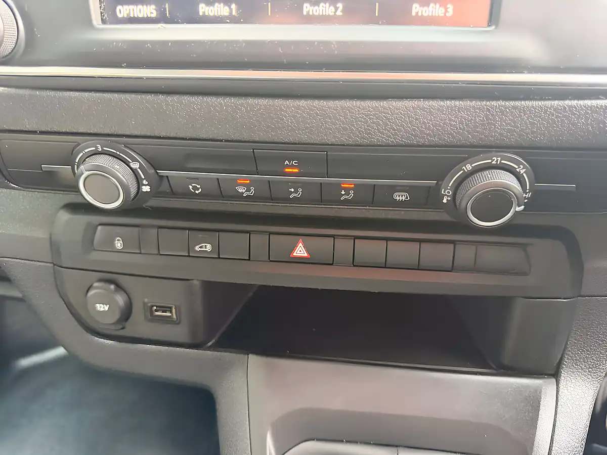 Used 2023 Vauxhall Vivaro F2900 Professional S/S White - Interior and Exterior details 17