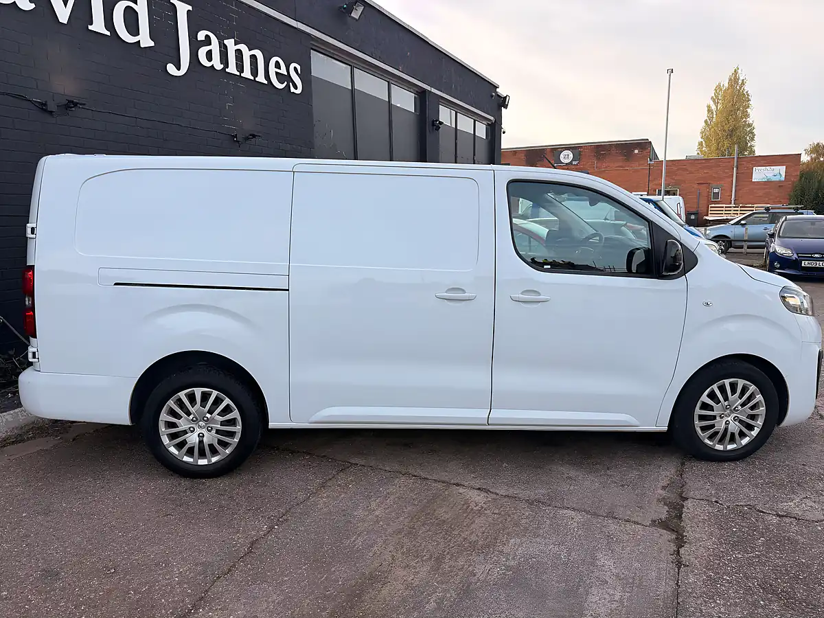 Used 2023 Vauxhall Vivaro F2900 Professional S/S White - Interior and Exterior details 5