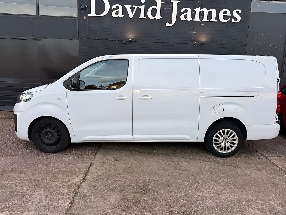 Used 2023 Vauxhall Vivaro F2900 Professional S/S White - Interior and Exterior details 7