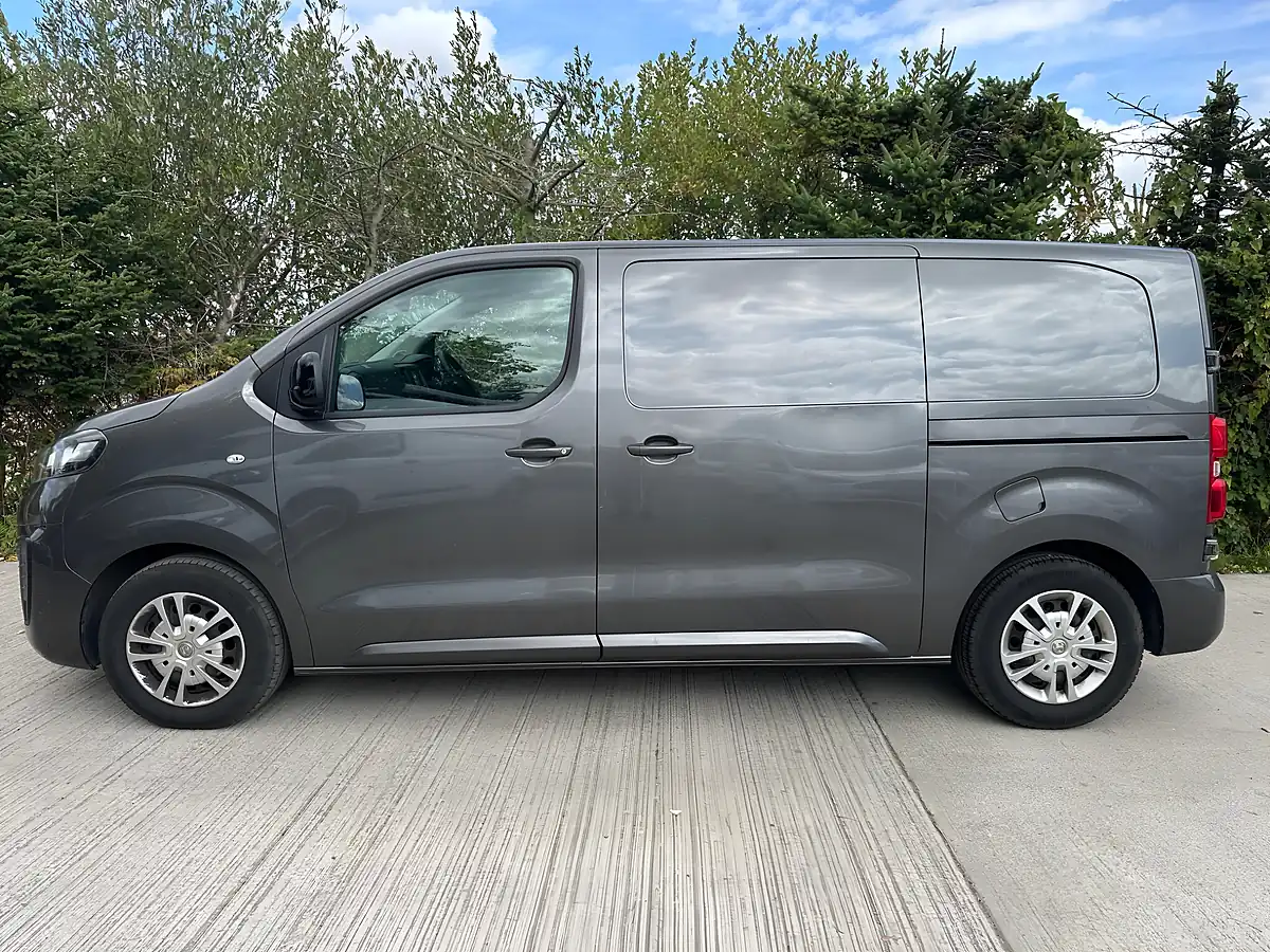 Used 2023 Vauxhall Vivaro - Interior and Exterior details 3