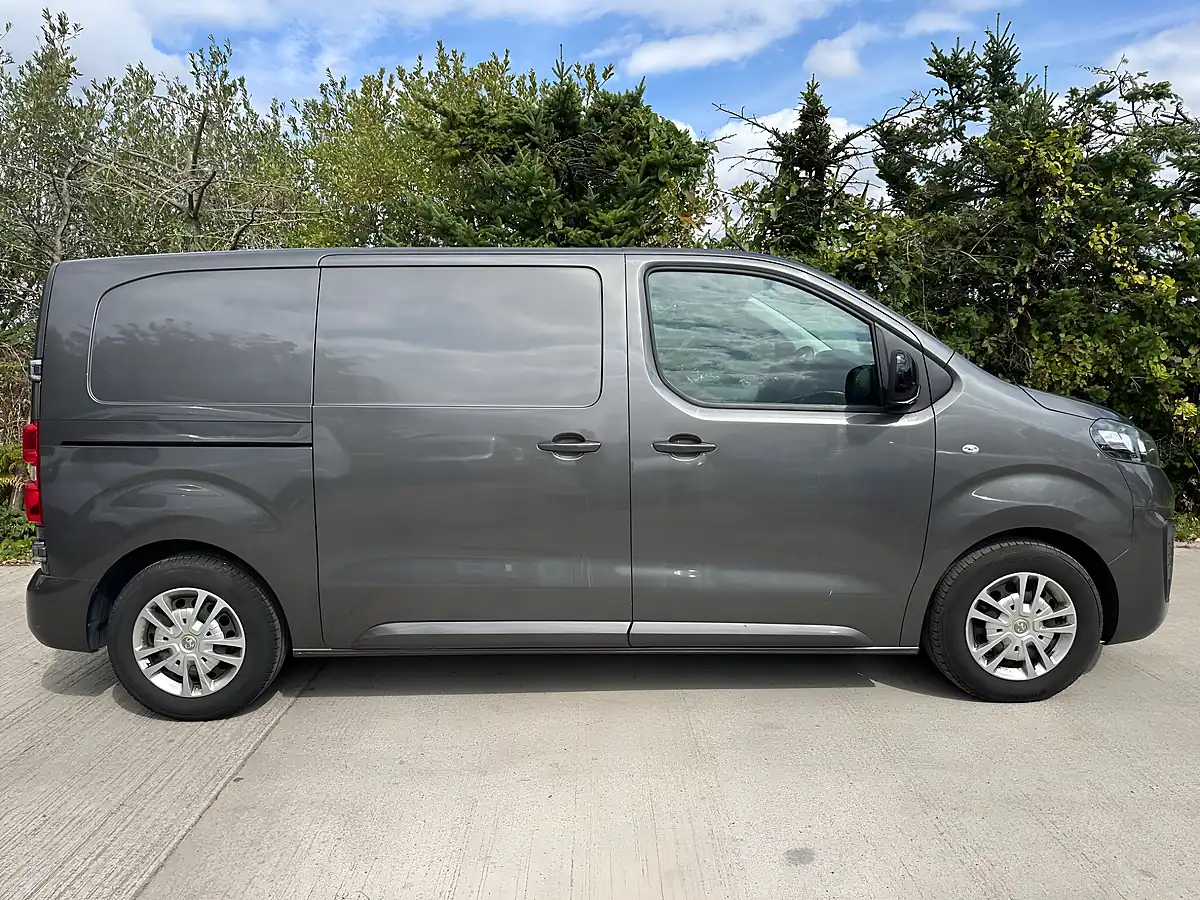 Used 2023 Vauxhall Vivaro - Interior and Exterior details 8