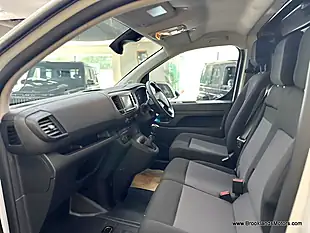 Used 2023 Vauxhall Vivaro L2H1 F2900 Pro S/S White - Interior and Exterior details 13