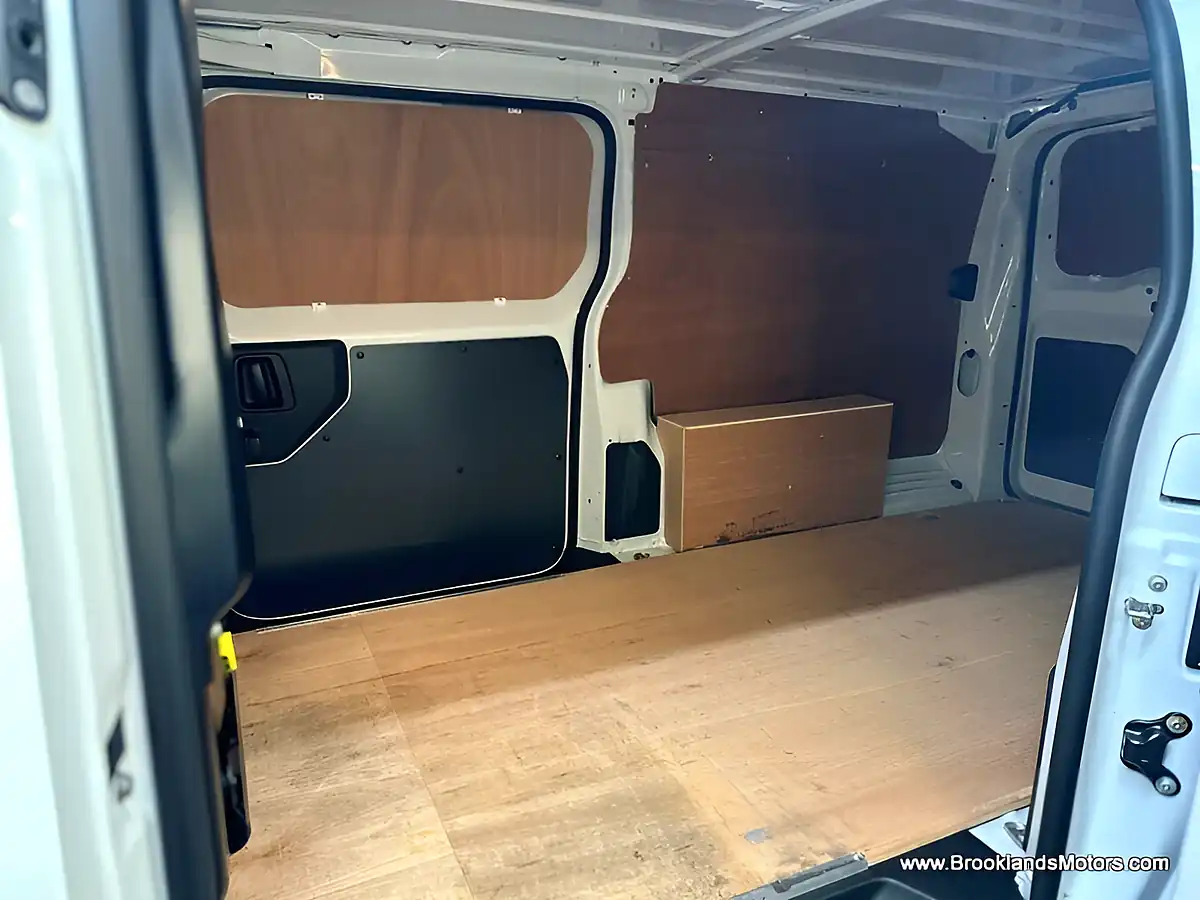 Used 2023 Vauxhall Vivaro L2H1 F2900 Pro S/S White - Interior and Exterior details 14