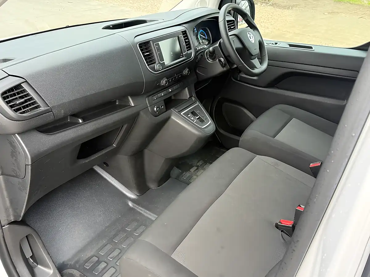 Used 2023 Vauxhall Vivaro Life Electric Combi White - Interior and Exterior details 6