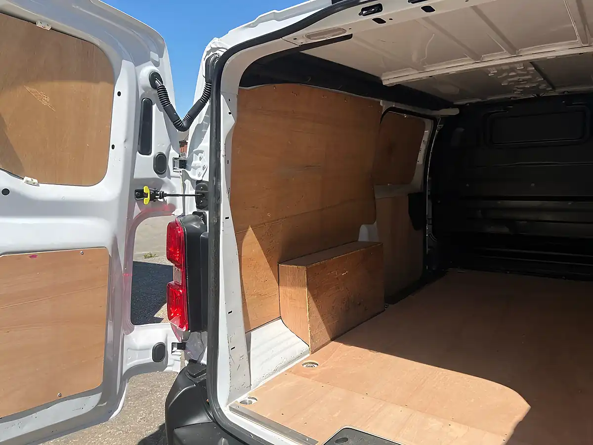 Used 2023 Vauxhall Vivaro Prime Kaolin White - Interior and Exterior details 16
