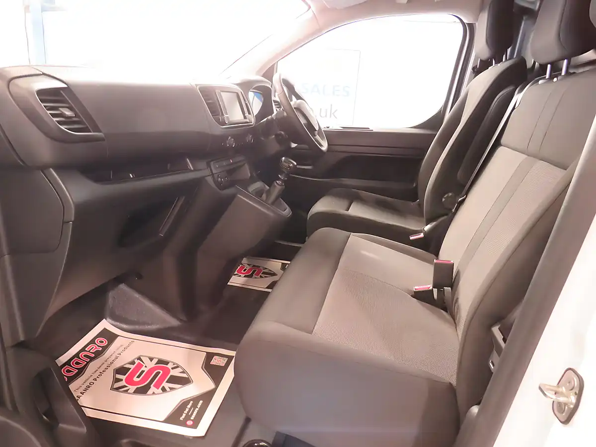 Used 2023 Vauxhall Vivaro Prime L1H1 White - Interior and Exterior details 11