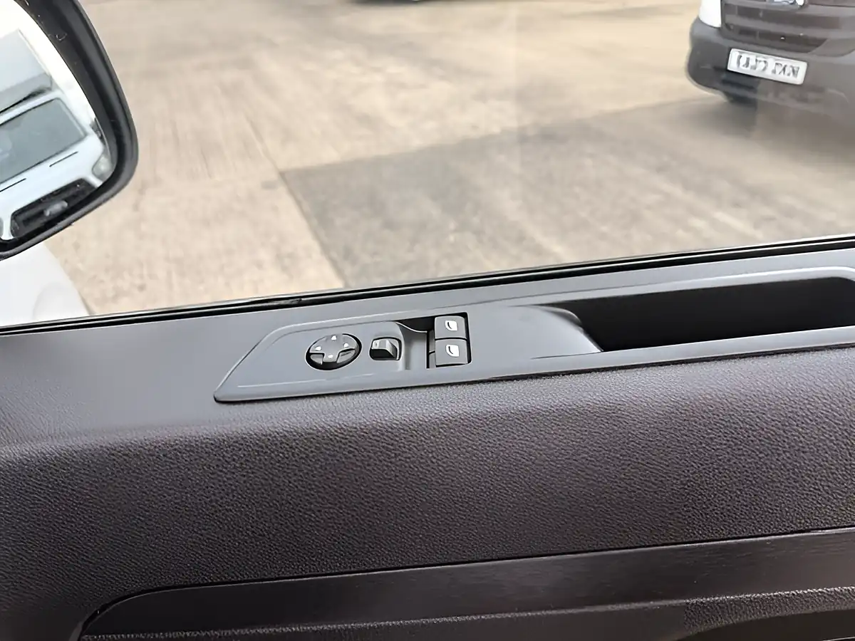 Used 2023 Vauxhall Vivaro Prime L2 H1 Lwb - Interior and Exterior details 17