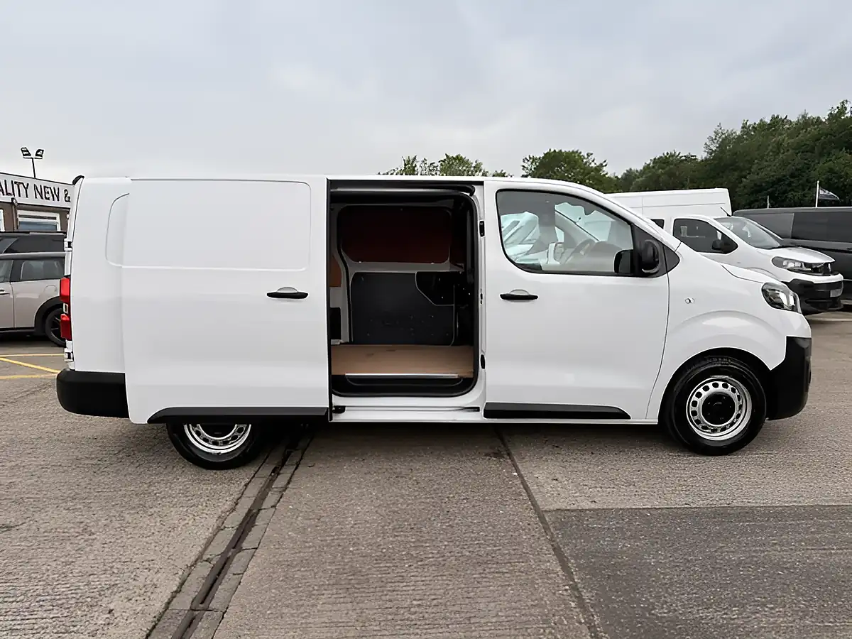 Used 2023 Vauxhall Vivaro Prime L2 H1 Lwb - Interior and Exterior details 3