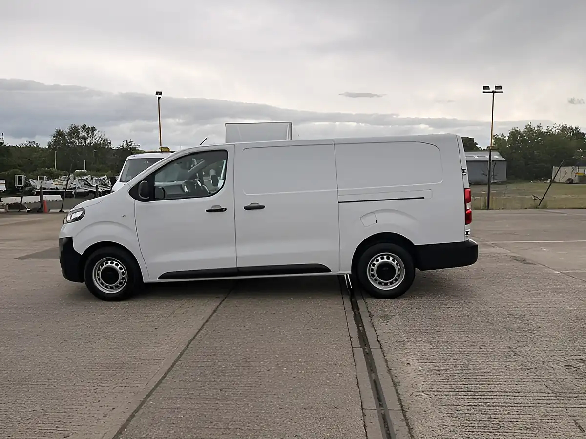 Used 2023 Vauxhall Vivaro Prime L2 H1 Lwb - Interior and Exterior details 8
