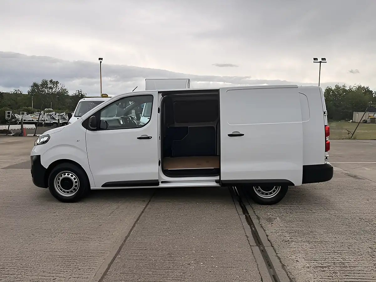 Used 2023 Vauxhall Vivaro Prime L2 H1 Lwb - Interior and Exterior details 9