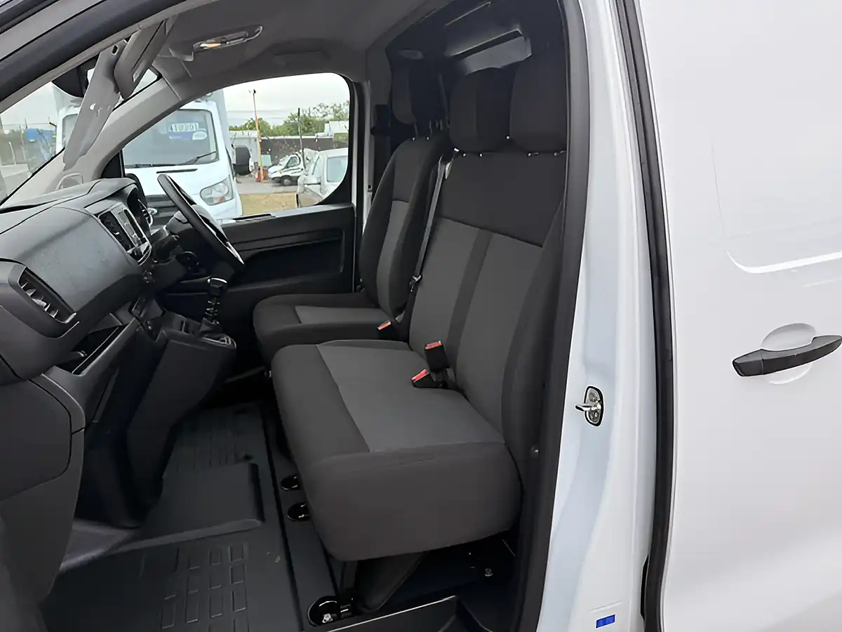 Used 2023 Vauxhall Vivaro Prime L2 H1 Lwb White - Interior and Exterior details 14