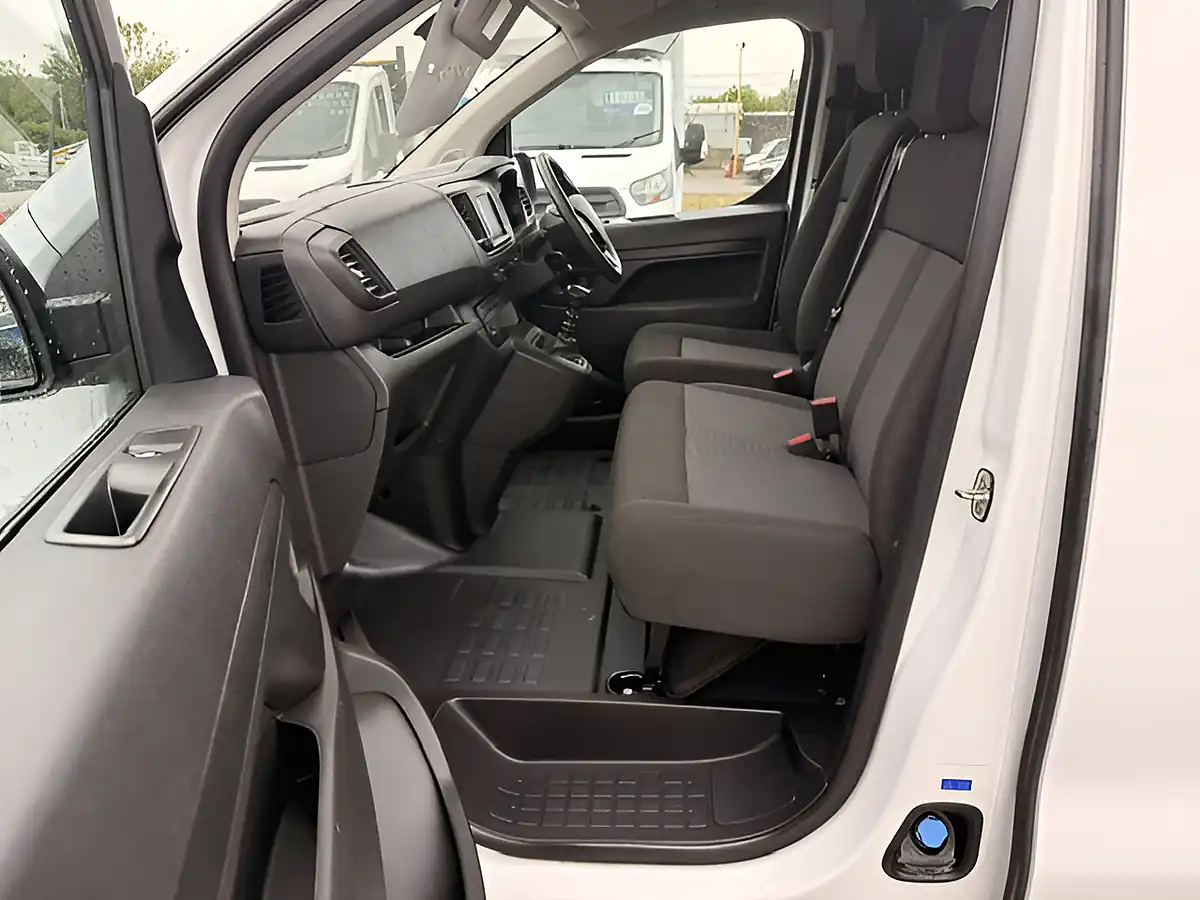 Used 2023 Vauxhall Vivaro Prime L2 H1 Lwb White - Interior and Exterior details 15