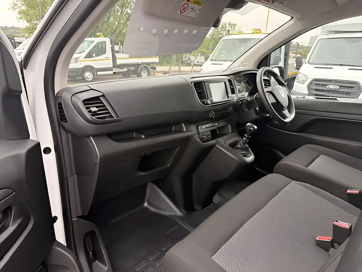 Used 2023 Vauxhall Vivaro Prime L2 H1 Lwb White - Interior and Exterior details 16