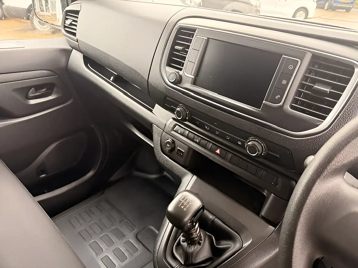 Used 2023 Vauxhall Vivaro Prime L2 H1 Lwb White - Interior and Exterior details 19