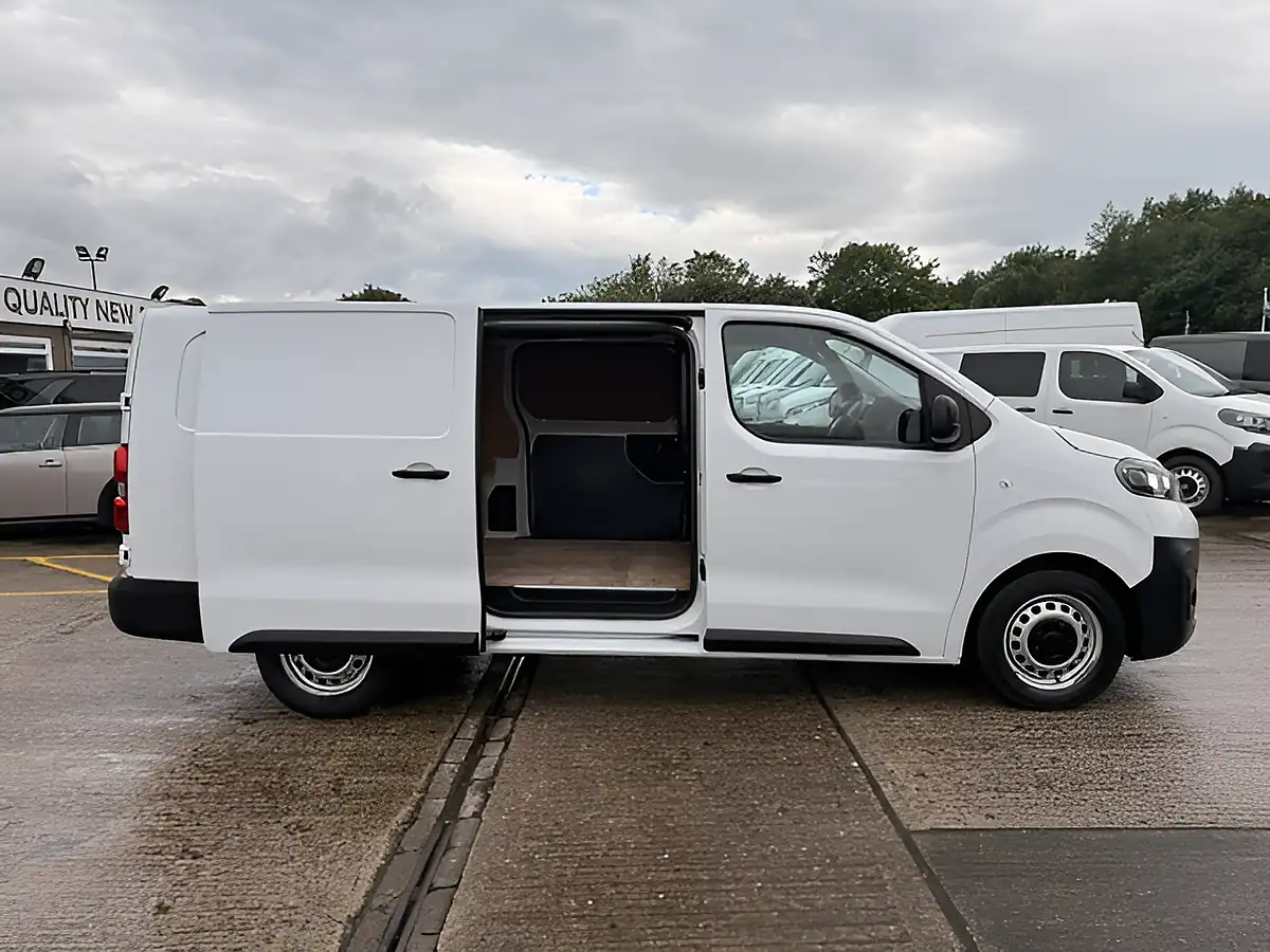 Used 2023 Vauxhall Vivaro Prime L2 H1 Lwb White - Interior and Exterior details 3