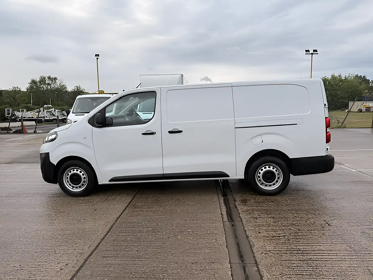 Used 2023 Vauxhall Vivaro Prime L2 H1 Lwb White - Interior and Exterior details 8