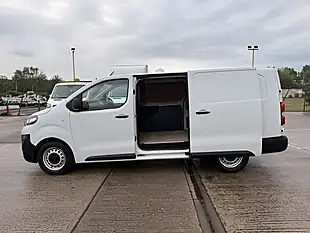 Used 2023 Vauxhall Vivaro Prime L2 H1 Lwb White - Interior and Exterior details 9